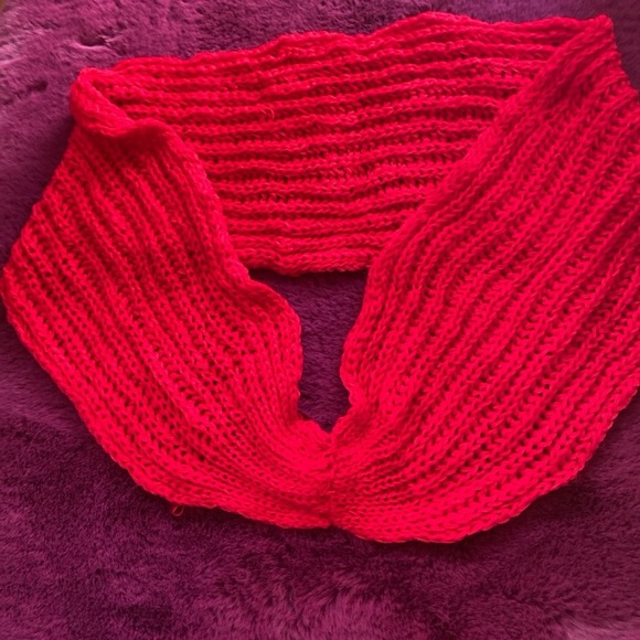 Crochet .Hello kitty scarf and hat set.
Child 3-5 year - Picture 9 of 10